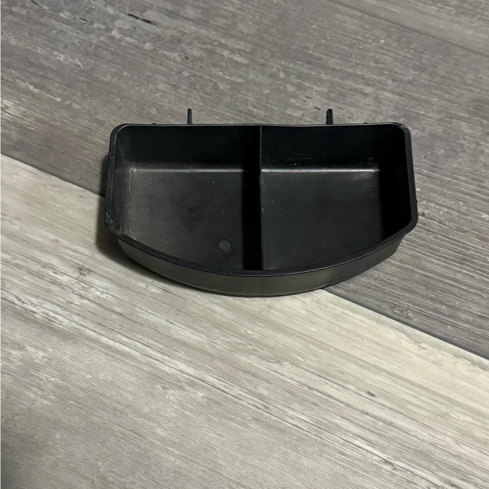 Black Plastic Divider Tray for pet crate